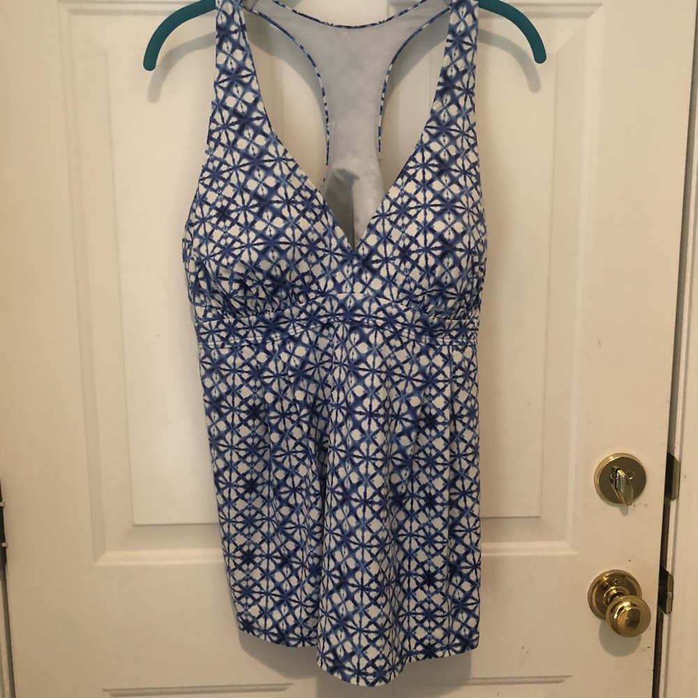 V-neck swim top in 16 long